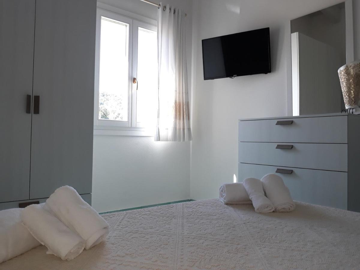 Domus Liscia Di Vacca Aparthotel ภายนอก รูปภาพ