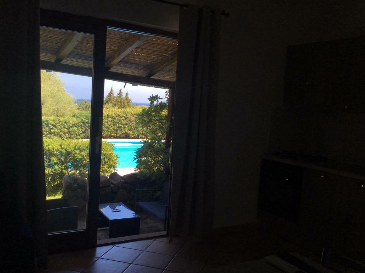 Domus Liscia Di Vacca Aparthotel ภายนอก รูปภาพ
